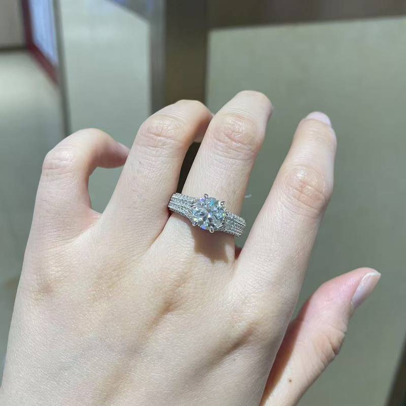 S925 Silver Plated Platinum Women's Ring Customized Selection Main Stone Moissanite Diamond 2.0ct/Secondary Stone High Carbon Diamond